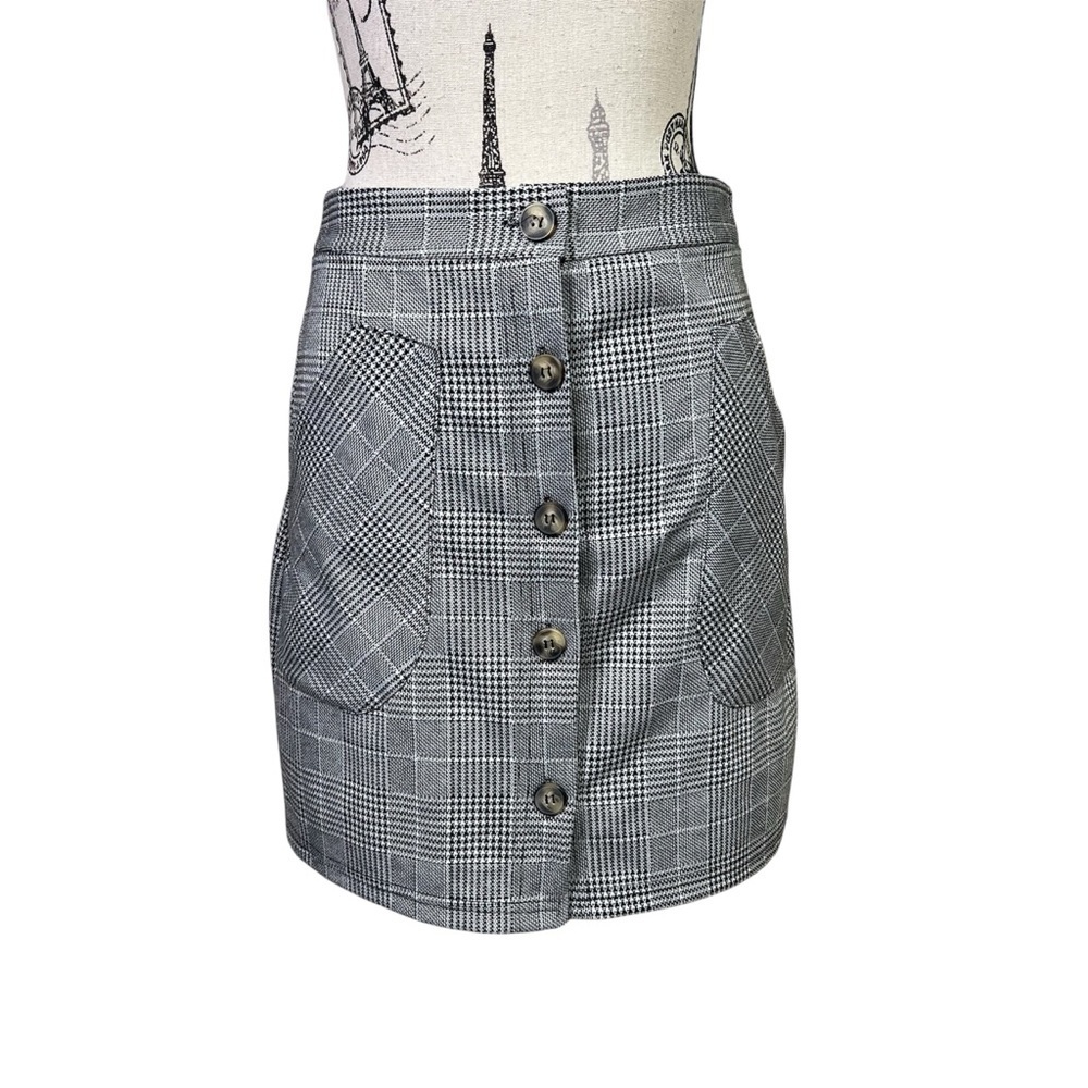 Gray Plaid Button-Front Skirt‎